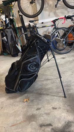 Cleveland Golf Bag With 3 Taylor Made M3 Irons