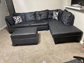 BRAND NEW SOFA SET AVAILABLE FOR PICK UP ASAP!