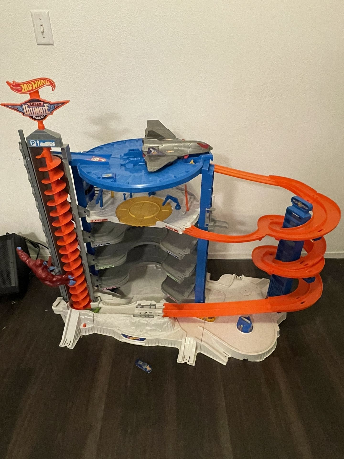 Hot Wheels Super Ultimate Garage