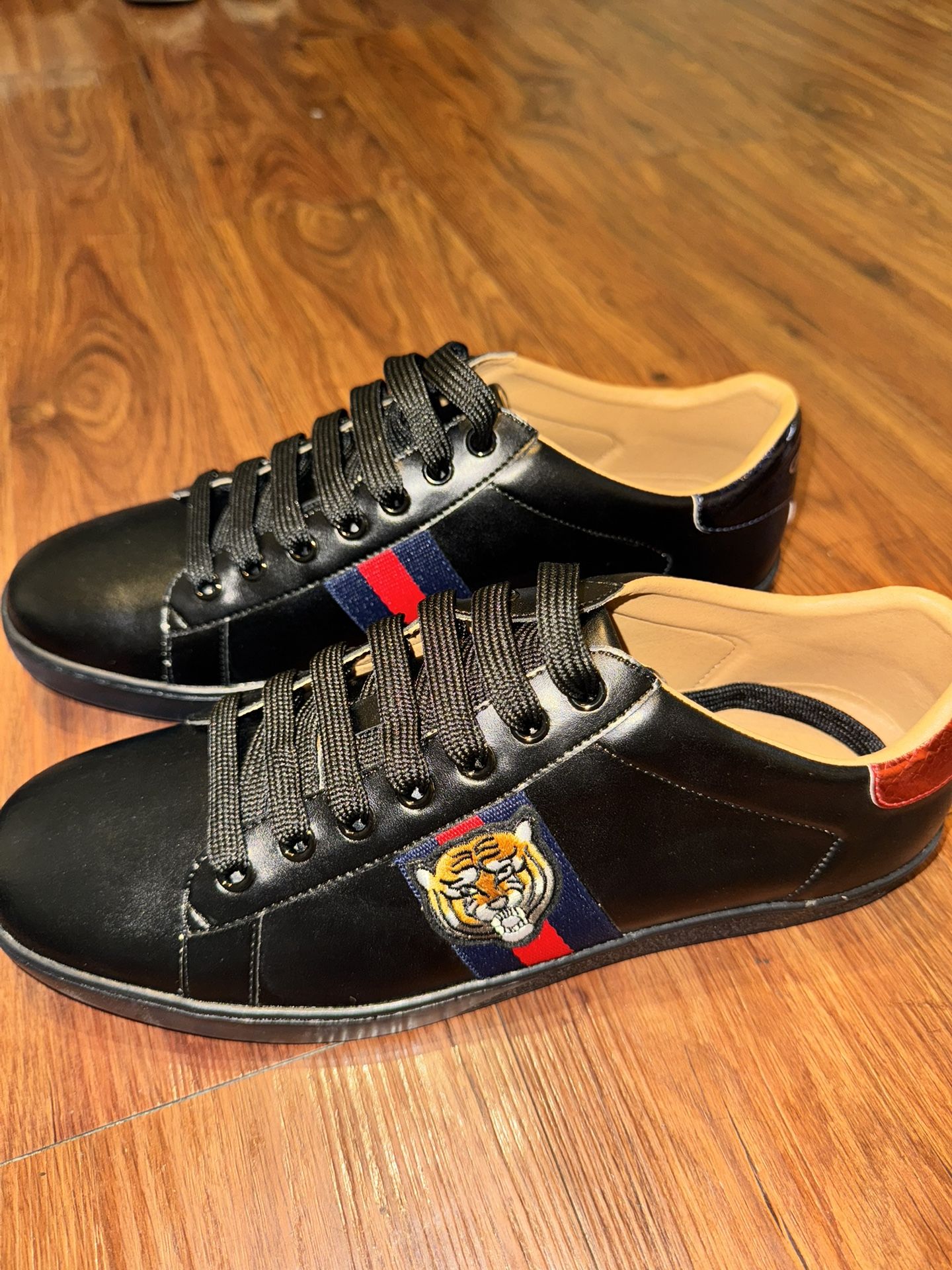 designer sneakers men size 10 (European 43)