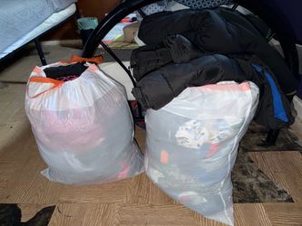 Ropa de mujer y niño
