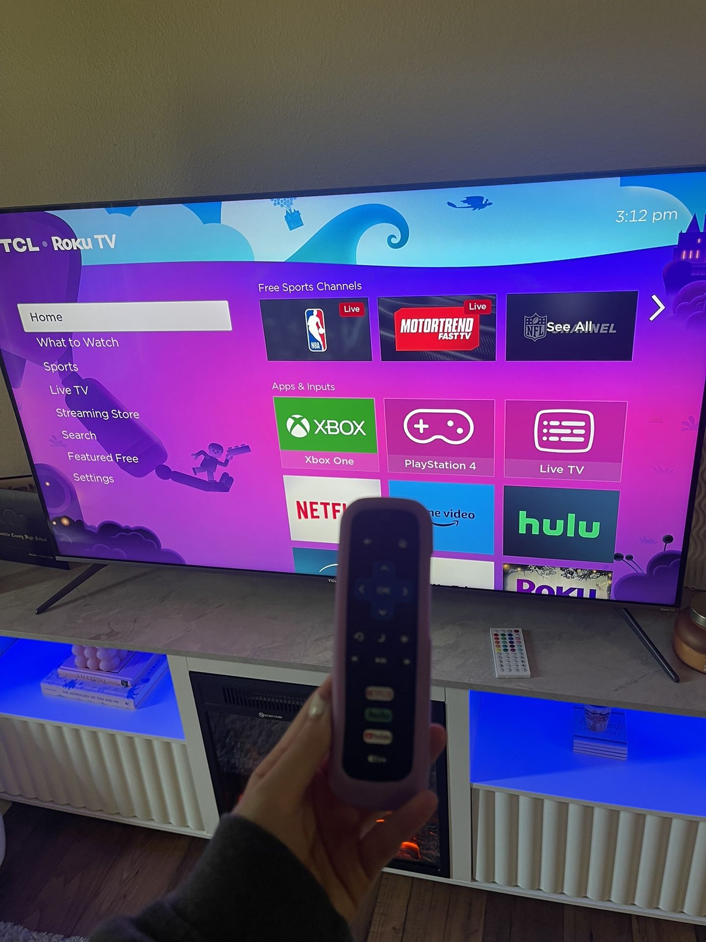 ROKU 55’ TCL FLATSCREEN TV