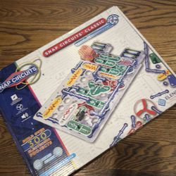 Snap Circuits  Classic Game Open Box 