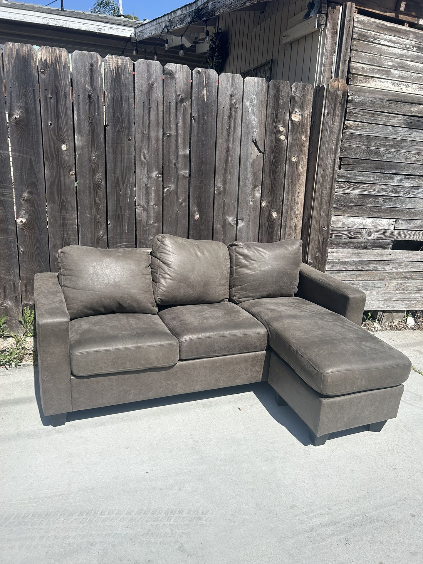 Mocha Leather couch for Sale in San Diego, CA - OfferUp