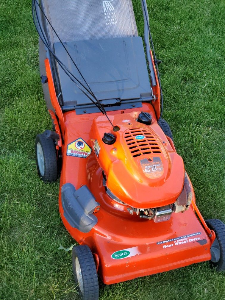 Scotts Lawn Mower Easy Start, Magna-Torque, 6.5 OHV, TurfVac, 3 in 1 bag-m151stulch-discharge, rear-driven self-propelled mower