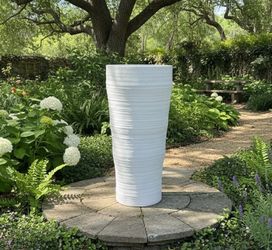 29” White Plaster Cylinder Tall Garden Plant Planter! Some wear and cracks see pics. Sturdy
