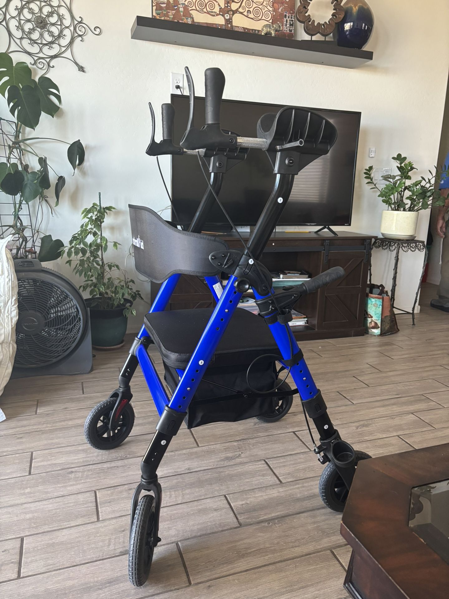 Walker For Seniors. Holds Up To 450 Pounds. Brand New , Never Used