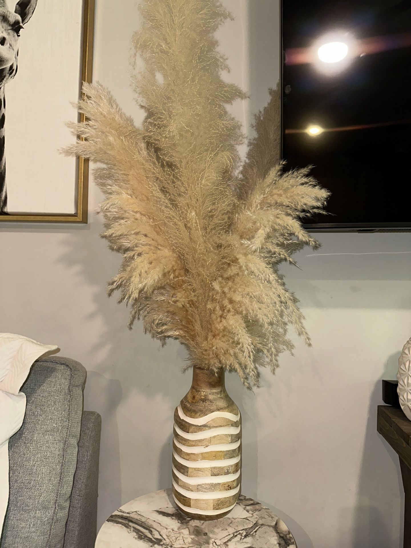 Three Vases And Feather Decor