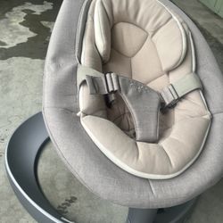 Nuna Swing Chair- Like New