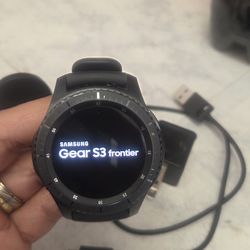 Samsung Gear S3 Frontier Great Condition come with Charger