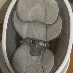 Munchkin Bluetooth Swing