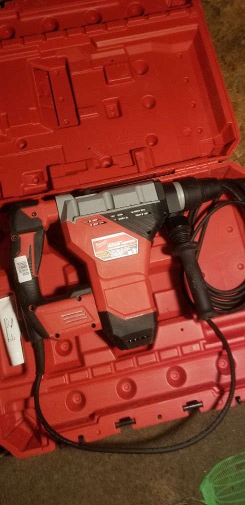 MILWAUKEE HEAVY DUTY 1 3/4 INCH ROTARY HAMMER WITH E CLUTCH