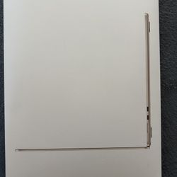 MacBook Air (M4) 15in screen Starlight Color
