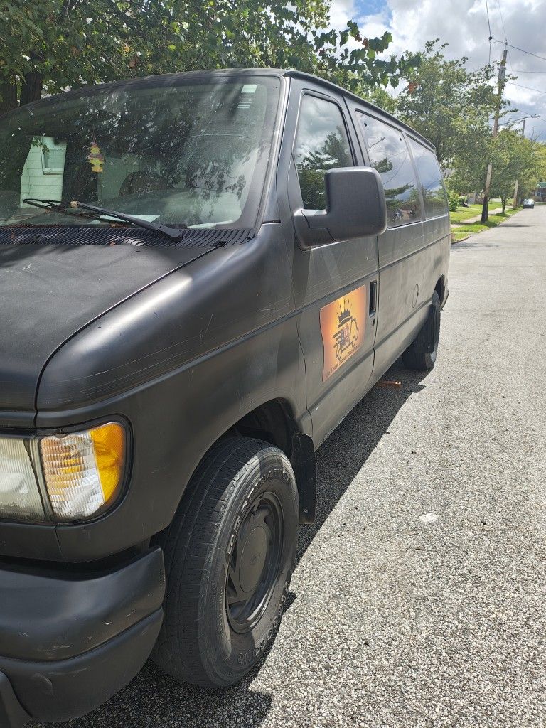 2004 Ford E-150