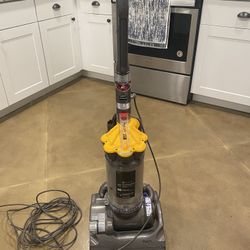 Dyson DC 33 Vacuum  Works Good