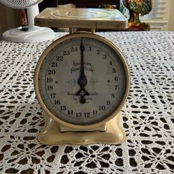 Vintage Yellow American Family Kitchen Scale 