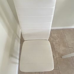 Modern Dining Set – Glass Table + 4 White Chairs – Like New