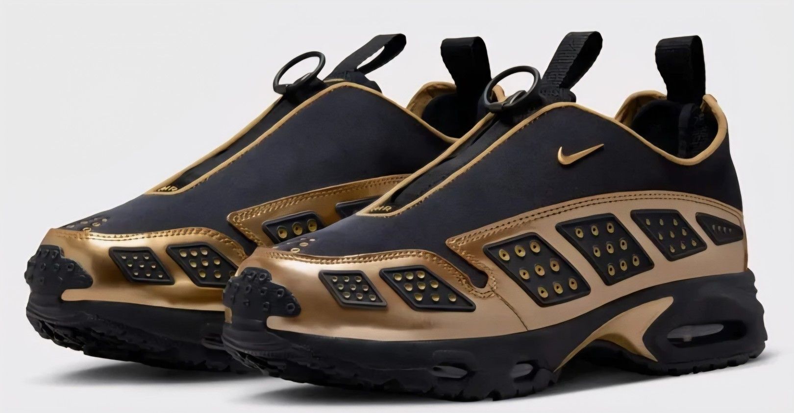 New Nike Air Max SNDR Black and Metallic Gold Men Size 13