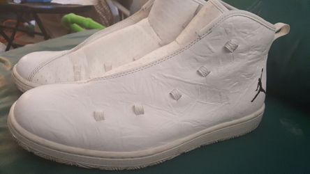 Jordan galaxies sz.11 worn twice. Their actually too big..will trade for 10 or 10.5 jordans..