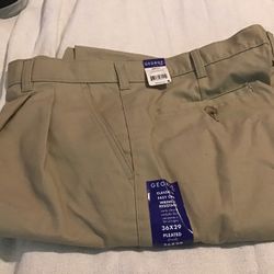 New With Tags : George Pleated Front Pants: 36 X 29 : Classic Fit: Color Barley:60% Cotton, 40% Polyester Men’s 