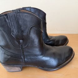 Roper booties.  Women’s 8.5