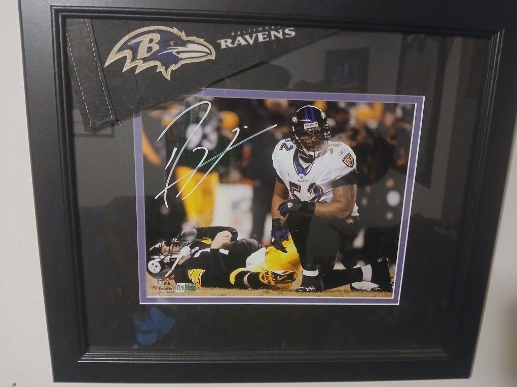Ray Lewis Signed 8x10