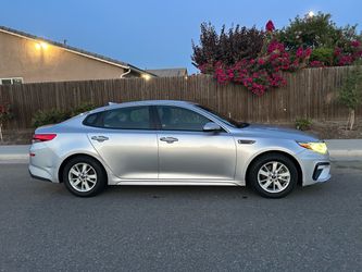 2019 Kia Optima Silver 4-Door Sedan