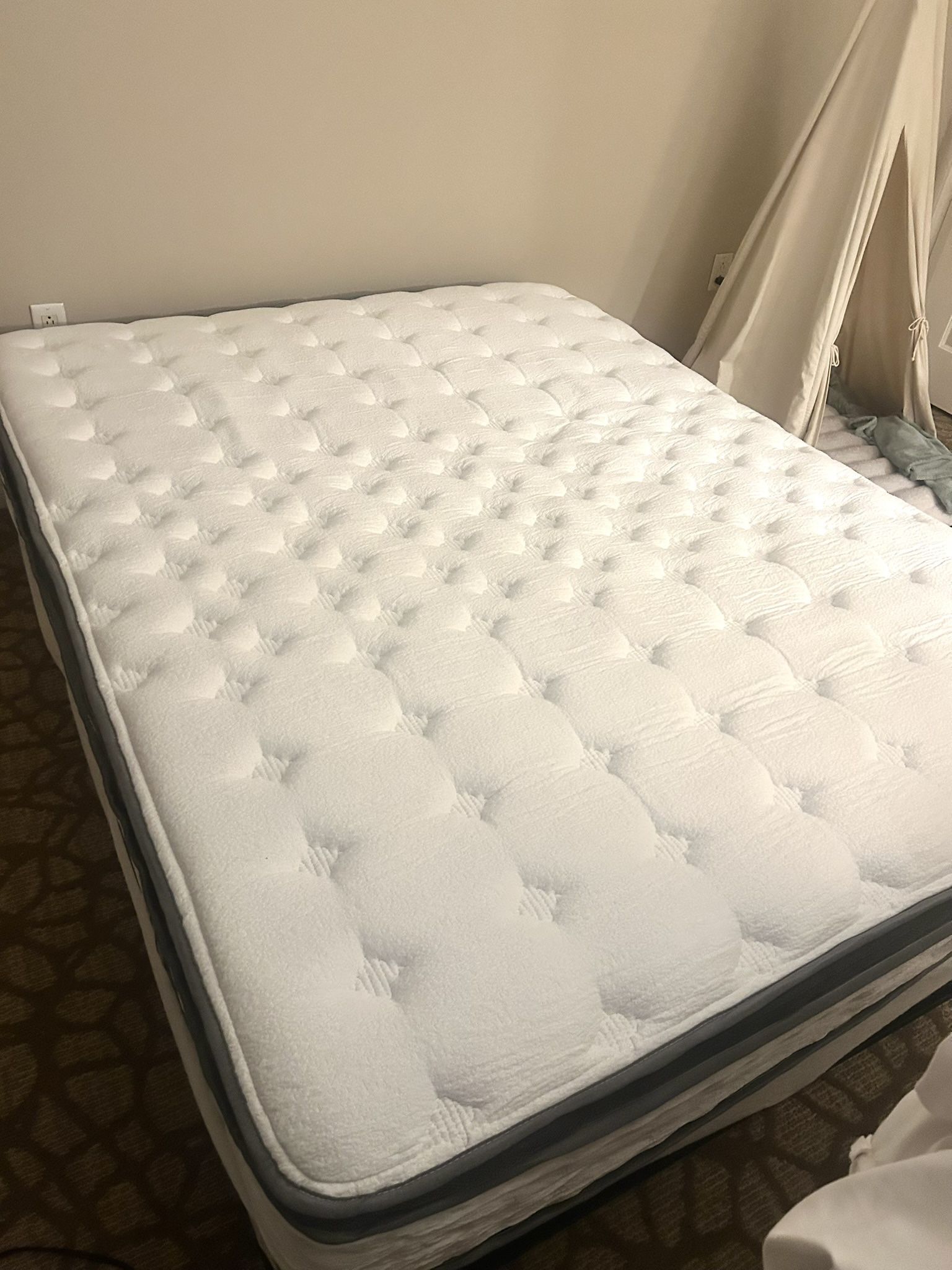 Gel Memory Foam Hybrid Queen Mattress