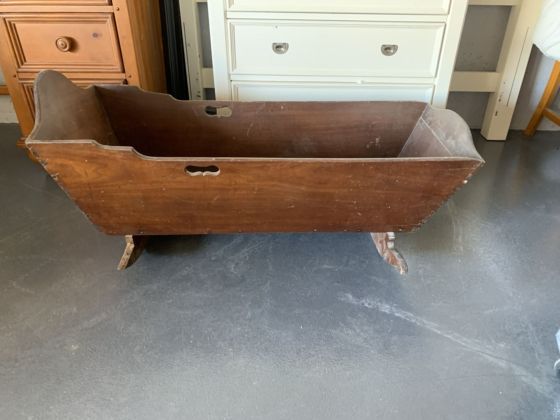 1800 baby crib
