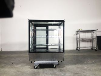 28 ins Refrigerated Countertop Bakery Display Case NSF CW-145