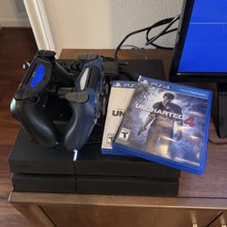 PS4 Console + 2 Controllers + 2 Games + Charging Station 