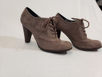 Like New Fioni Oxford Heels