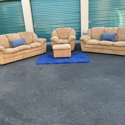 UNBELIEVABLE DEAL 🤯NICE FOUR PIECE SOFA SET 🛋️ DELIVERY AVAILABLE 🚛