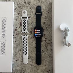 Apple Series 8 Watch 45 MM