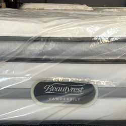 Full Mattress Pillow Top Beautyrest 💤😴