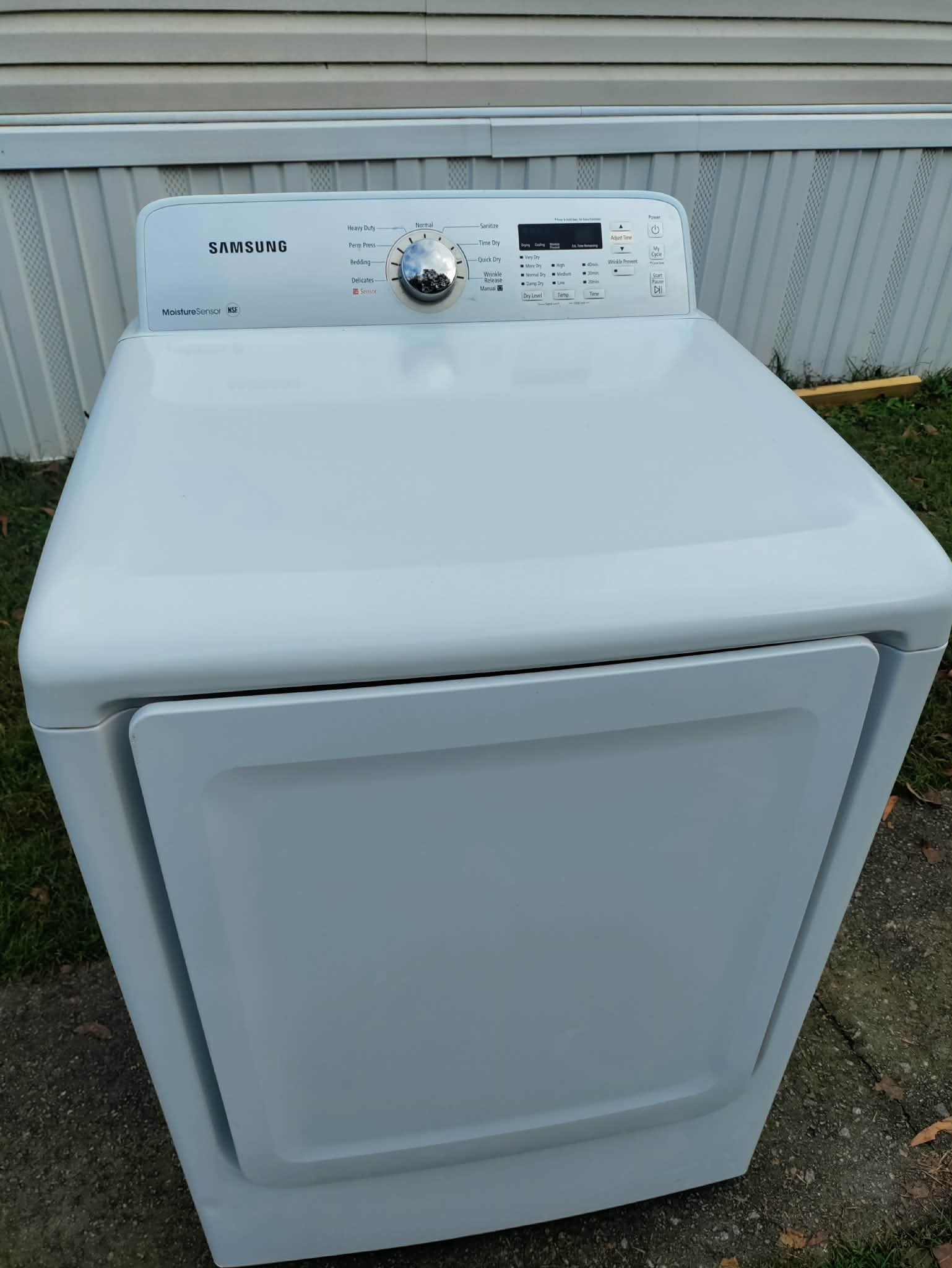 Samsung Dryer   (Delivery For $50)