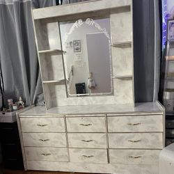 Beautiful vintage vanity with light