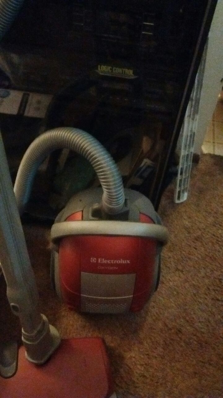 Electrolux canister el6988 used