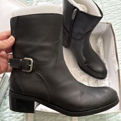 Black Boots