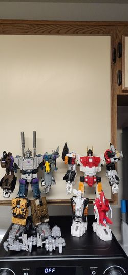 Transformers Combiner Wars Bruticus And Superion 