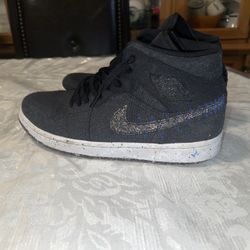 Black Jordan 1 mid crafter