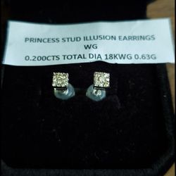 Real 18k WHITE GOLD  STUD  NATURAL DIAMONDS/descriptions POSTED