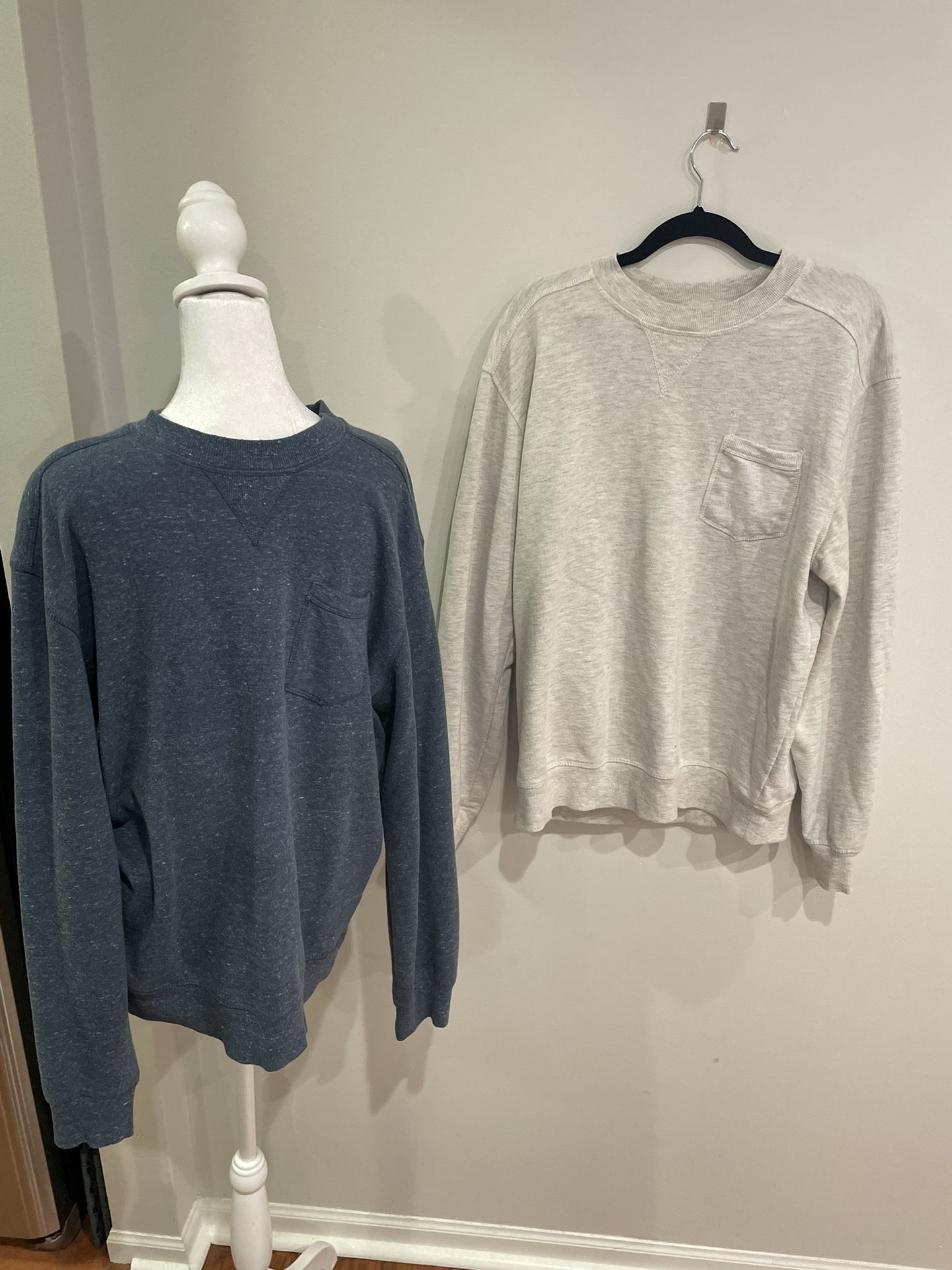 Lot Of 2 Falls Creek White & Blue Large Sweaters Crew Neck Men’s Business Casual