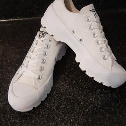 Converse Platform womens 7 Great Condition 