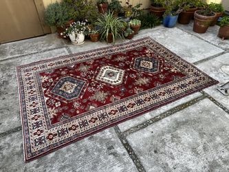 ON SALE!!! Area Rug – Approx. 5'7" x 8'5" - Vintage 