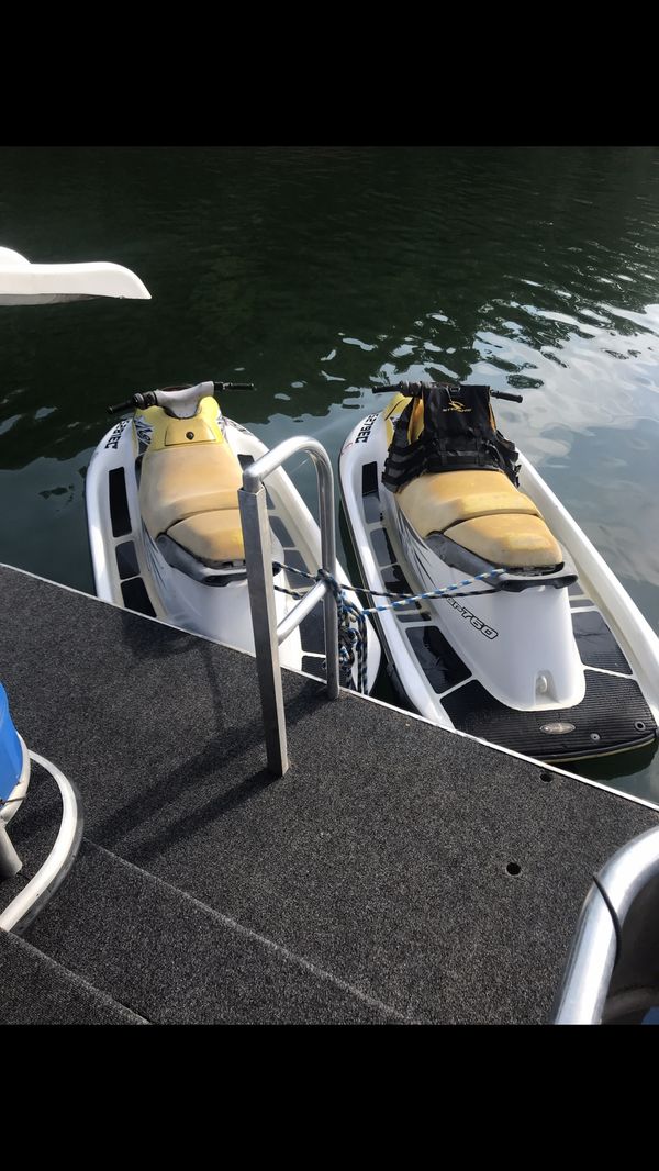 Set of 1997 yamaha gp760 jet skis