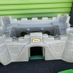 Little Tikes Vintage Playset action Figure Castle 