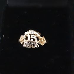 14KT GOLD QUINCEANERA DIAMOND RING 