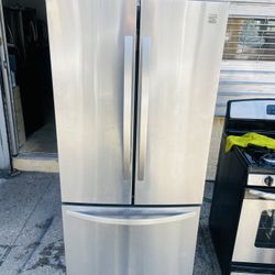 Nevera De 30” Kenmore Freezer Abajo