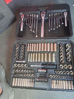 Craftsman ratchet and wrench set used 2 times